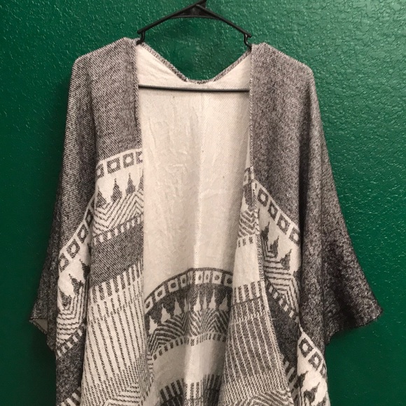 Reversible Tribal Print Poncho - Picture 4 of 5